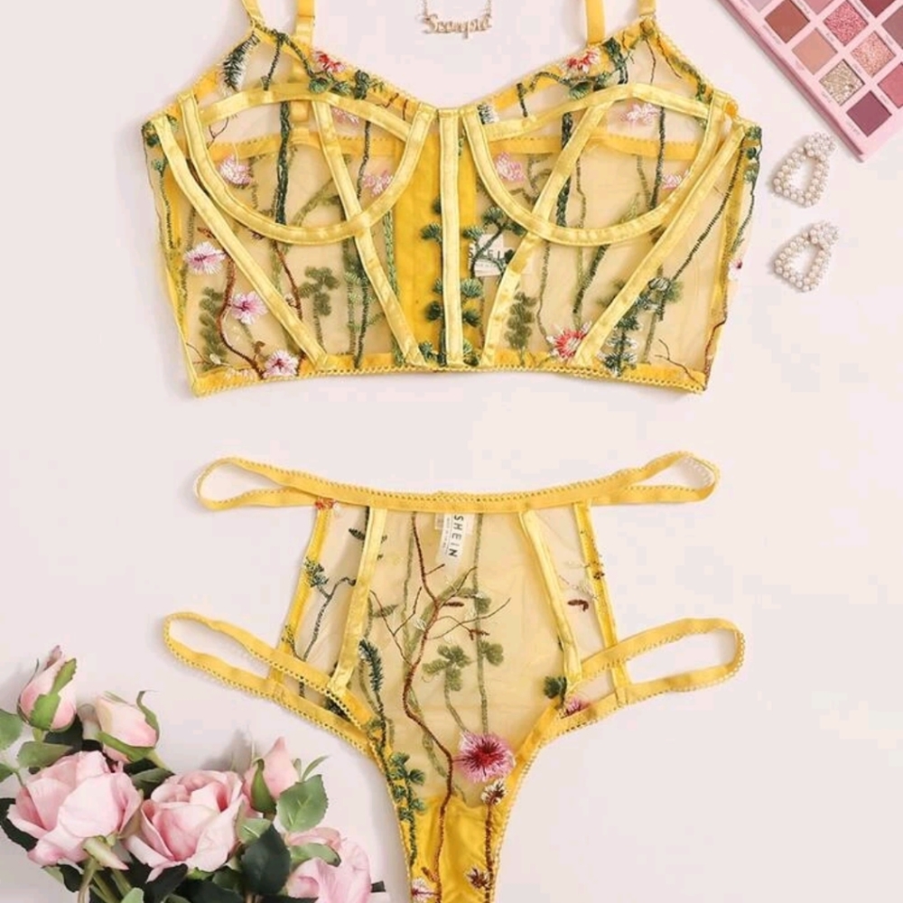 Never Worn- Yellow Mesh Floral Embroidery Lingerie Two Piece Set - Women's Small